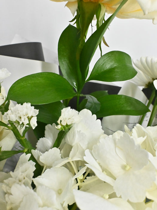 Candlelight White Bouquet